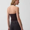 Top corto de cuello halter de tejido tupido