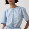 Top corto de denim con peplum
