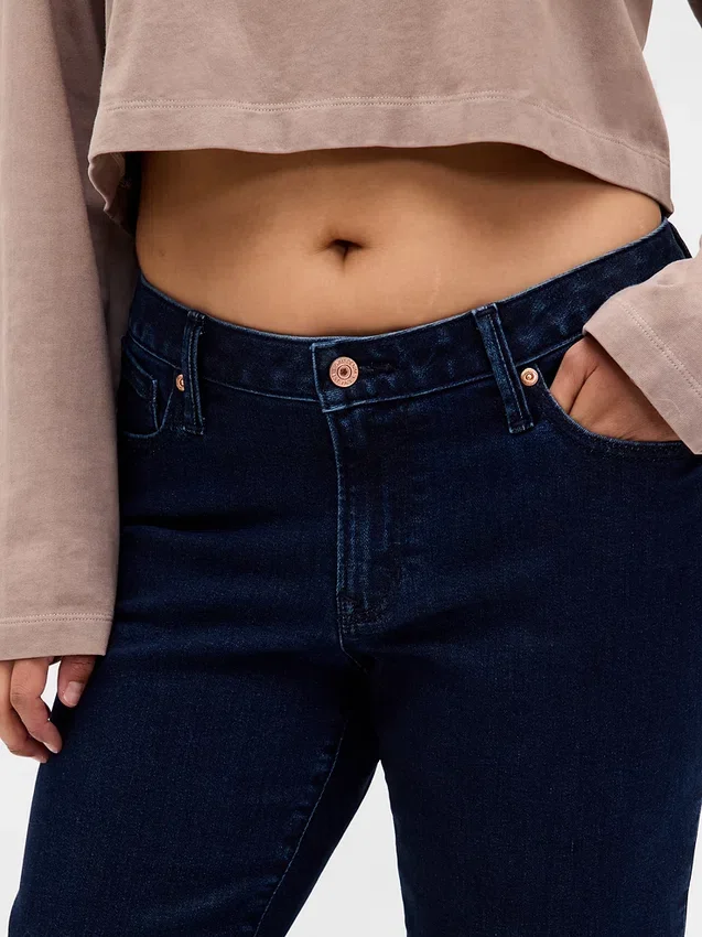 Vaqueros Curvy de talle bajo, largos y ajustados
