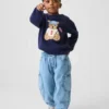 Vaqueros de mezclilla tipo barril con bolsillos y diseño de oso Brannan para bebés y niños pequeños