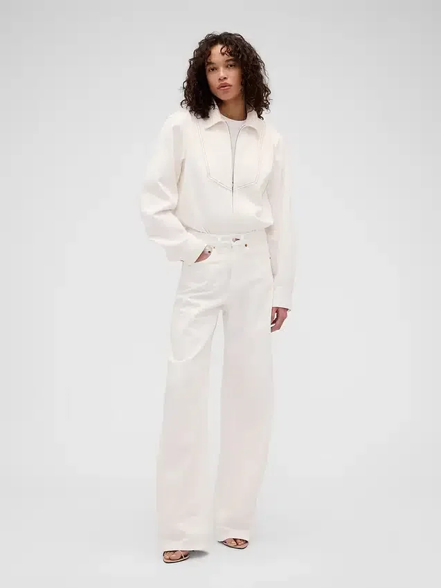 Vaqueros de talle alto con corte arqueado de GAP × Victoria Beckham