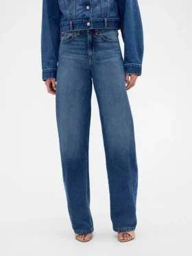 Vaqueros de talle alto con corte arqueado de GAP × Victoria Beckham