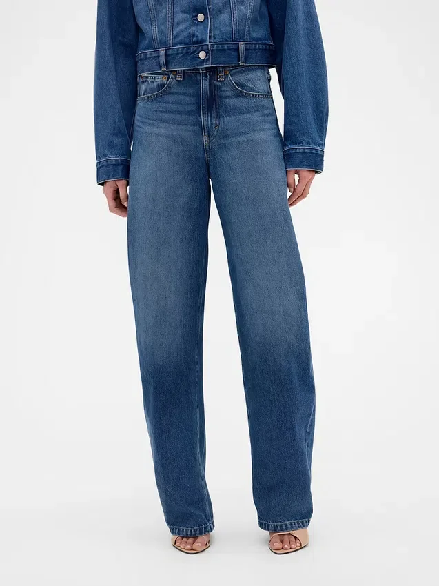 Vaqueros de talle alto con corte arqueado de GAP × Victoria Beckham