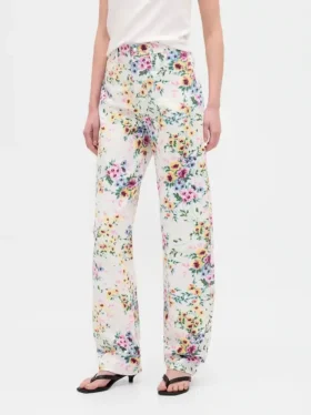 Vaqueros de talle alto con corte recto y estampado floral
