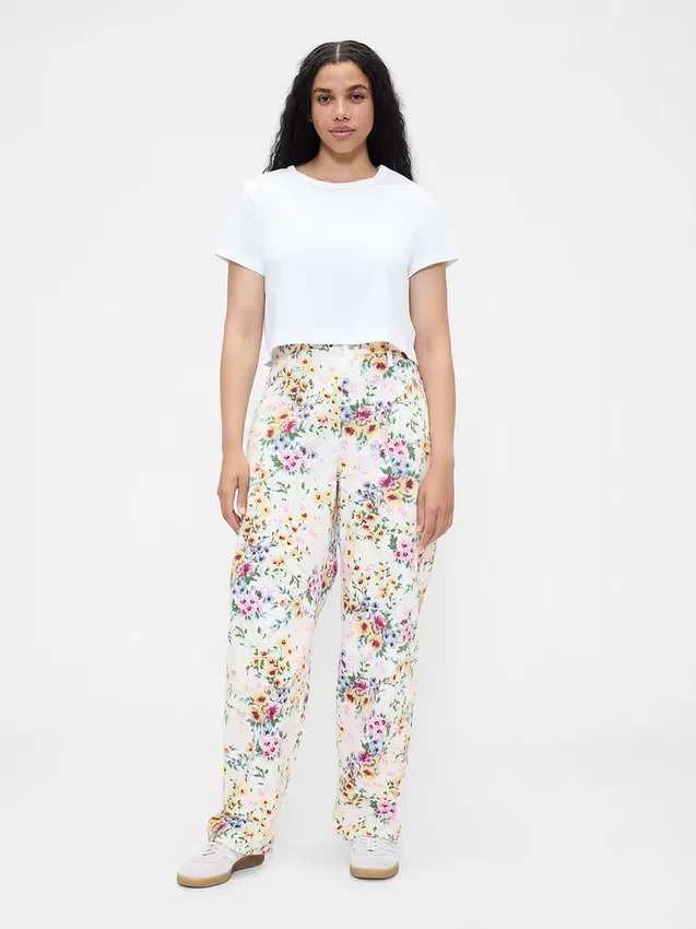 Vaqueros de talle alto con corte recto y estampado floral