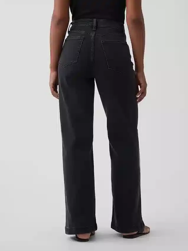Vaqueros de talle alto, corte curvilíneo y pierna ancha