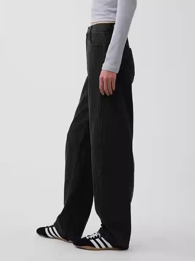 Vaqueros de talle alto y corte cilíndrico
