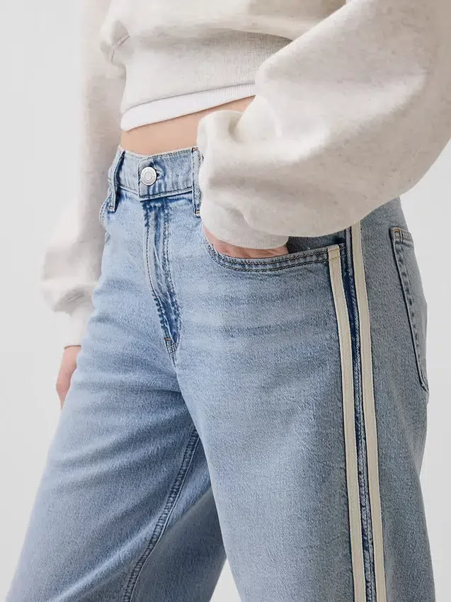 Vaqueros de talle bajo estilo años 90 con rayas laterales y corte holgado