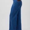 Vaqueros de tiro alto con pinzas y pierna ancha GAP × Hfr de Atelier Ndigo
