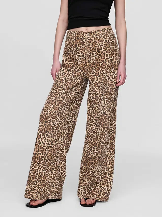 Vaqueros holgados de leopardo ultrasuaves de talle medio