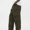 Vaqueros holgados de lona con estampado floral