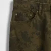 Vaqueros holgados de lona con estampado floral