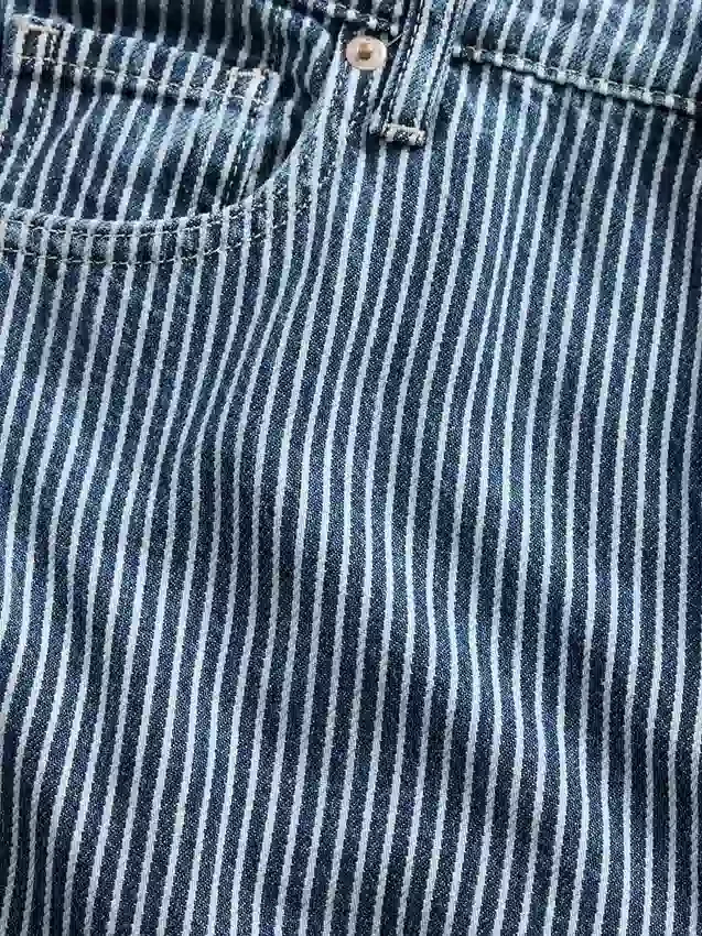 Vaqueros holgados de mezclilla ultrasuave con rayas, de talle medio