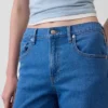 Vaqueros holgados de talle bajo estilo de los 90