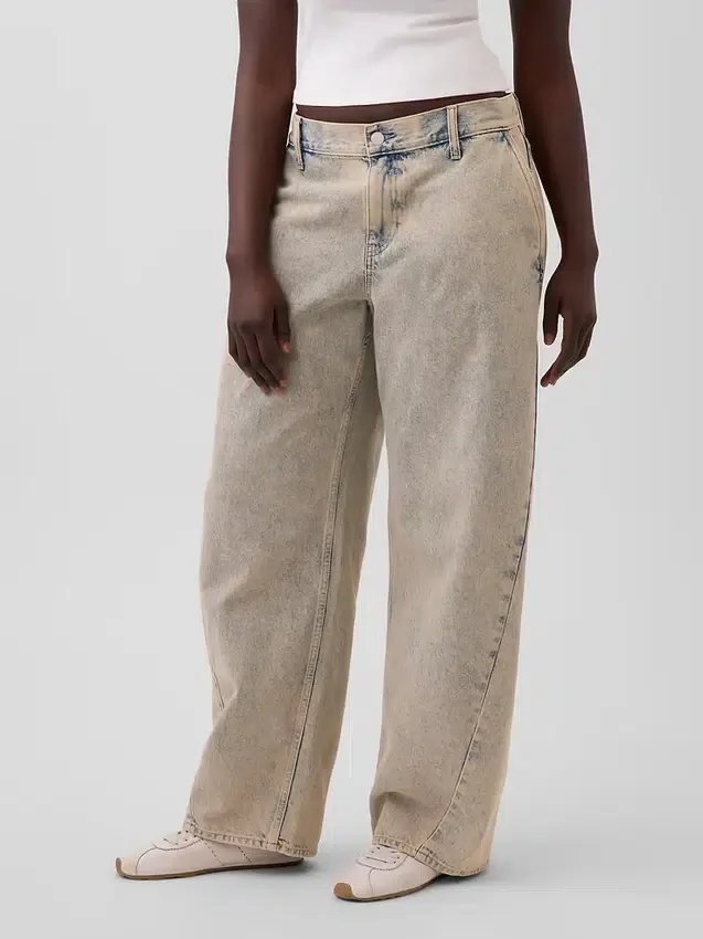 Vaqueros holgados de talle bajo GAP × Hfr, de la colección de Nicole Benefield