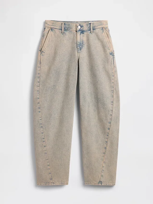 Vaqueros holgados de talle bajo GAP × Hfr, de la colección de Nicole Benefield