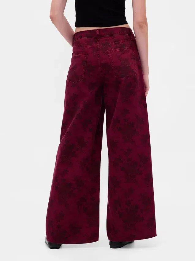 Vaqueros holgados de talle medio con estampado floral