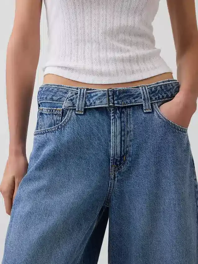Vaqueros tipo culotte de talle alto con cinturón