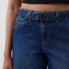 Vaqueros tipo culotte de talle alto con cinturón