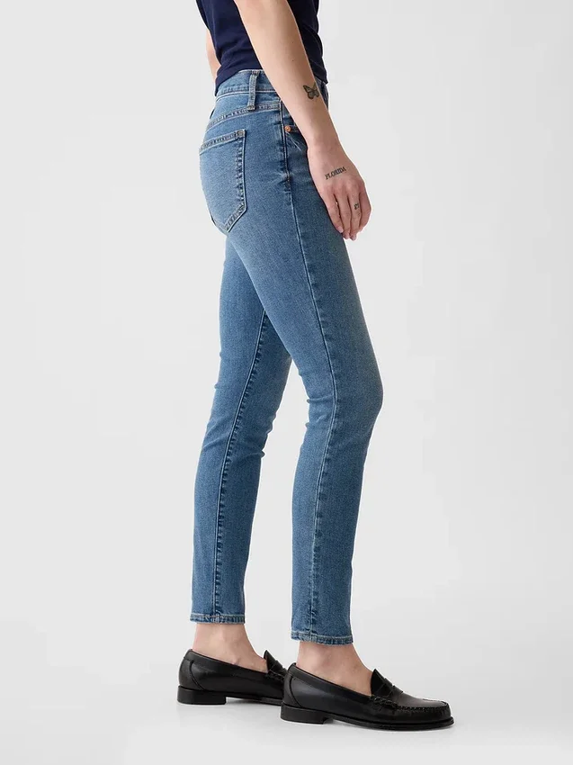 Vaqueros True Skinny de talle medio