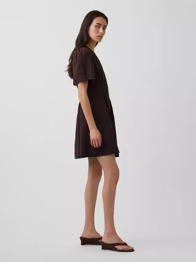 Vestidito tipo camisa mini ajustado en la cintura de mezcla de lino