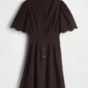 Vestidito tipo camisa mini ajustado en la cintura de mezcla de lino