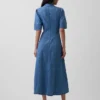 Vestido camisero midi de mezclilla con mangas abullonadas