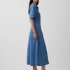 Vestido camisero midi de mezclilla con mangas abullonadas