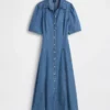 Vestido camisero midi de mezclilla con mangas abullonadas