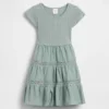 Vestido con volantes y ribete de encaje para bebés y niños pequeños