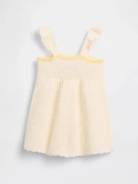 Vestido de bebé con flores de croché