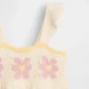 Vestido de bebé con flores de croché
