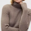 Vestido de jerséu longo de cuello alto CashSoft