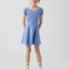 Vestido deportivo para niños con mangas casquillo