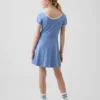 Vestido deportivo para niños con mangas casquillo
