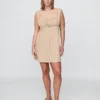 Vestido fruncido con botones en el frente