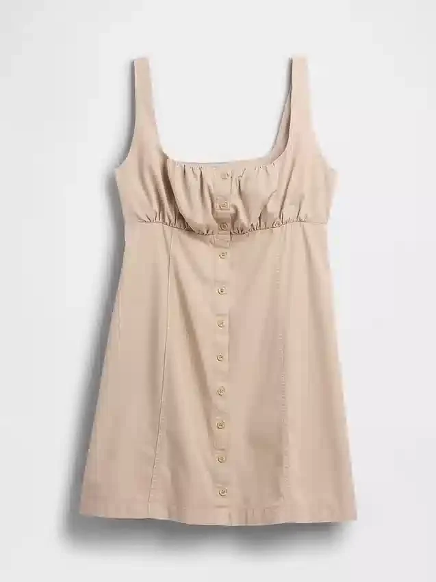 Vestido fruncido con botones en el frente