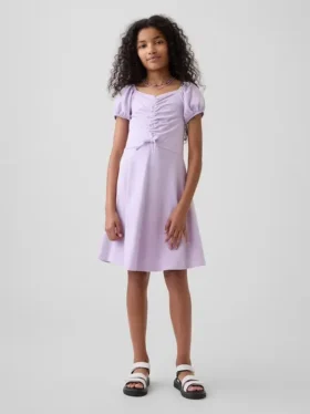 Vestido infantil con fruncidos