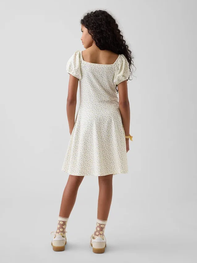 Vestido infantil con fruncidos