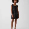 Vestido infantil de jersey con cuello cuadrado