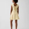 Vestido infantil de lino y algodón con cuello redondo