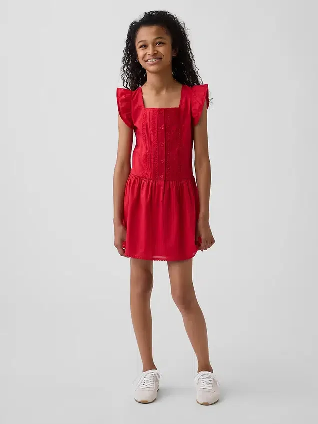 Vestido infantil de mangas con volantes y ribete de encaje