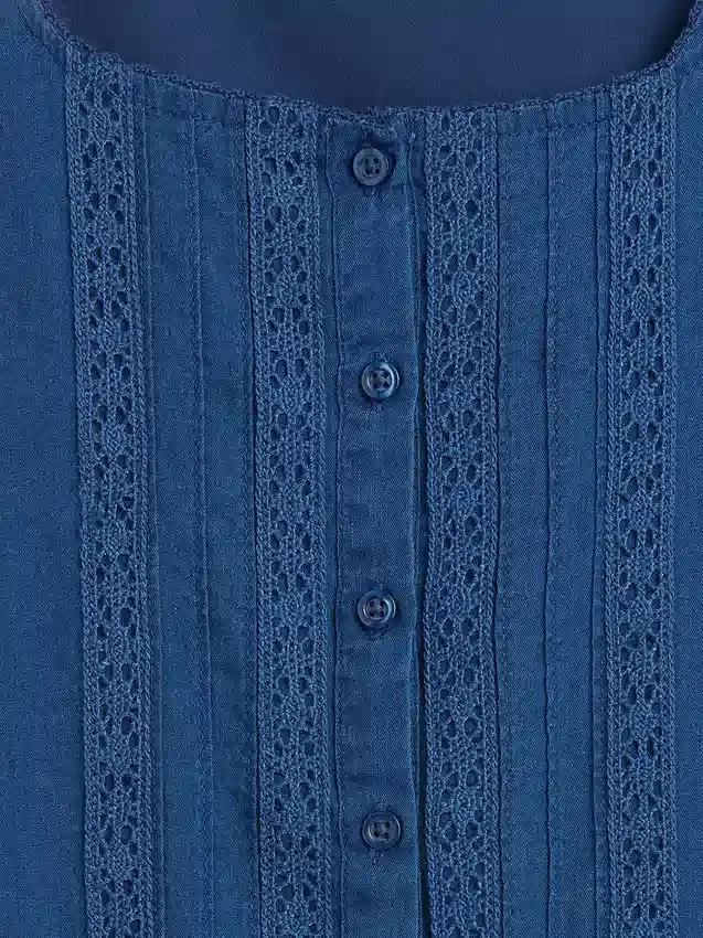 Vestido infantil de mangas con volantes y ribete de encaje