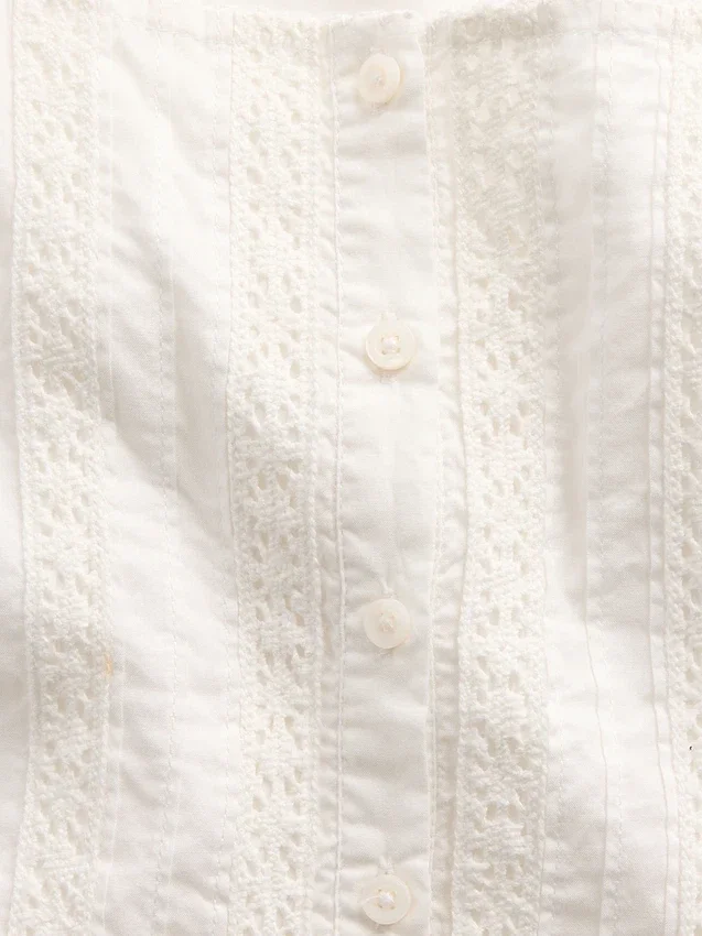 Vestido infantil de mangas con volantes y ribete de encaje