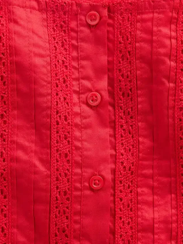 Vestido infantil de mangas con volantes y ribete de encaje