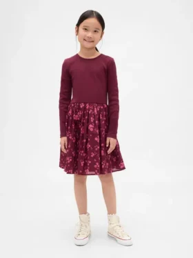 Vestido infantil de materiales mixtos