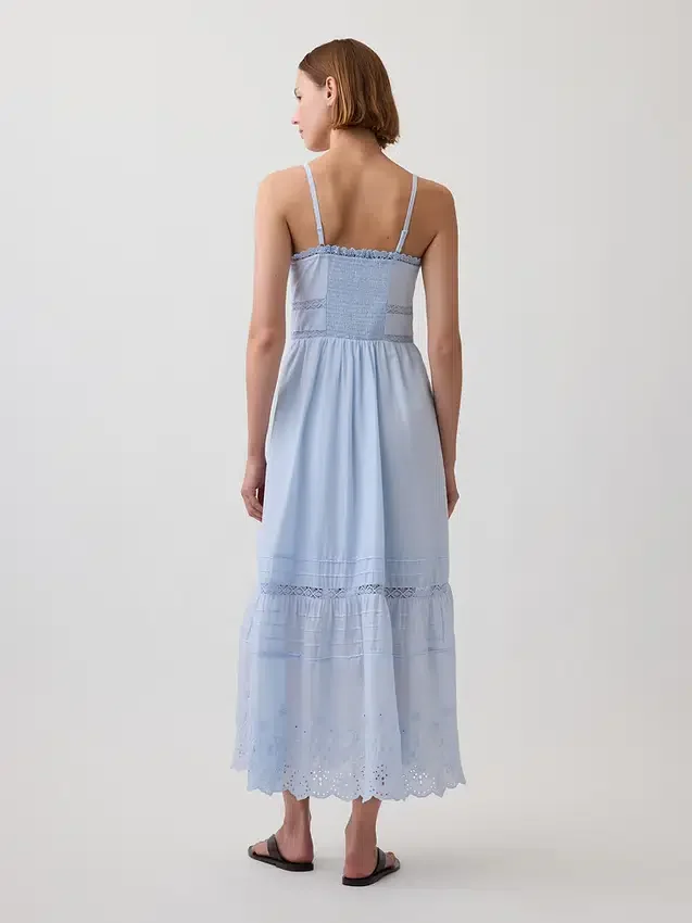Vestido largo con botones en el frente y ribete de encaje