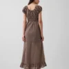 Vestido largo con cuello en V y dobladillo con volantes
