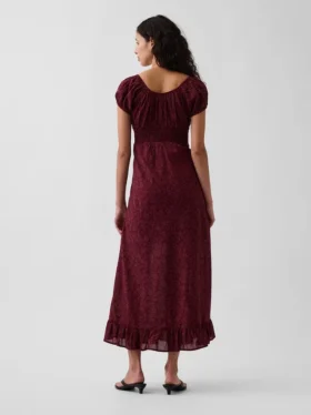 Vestido largo con cuello en V y dobladillo con volantes
