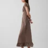 Vestido largo con cuello en V y dobladillo con volantes